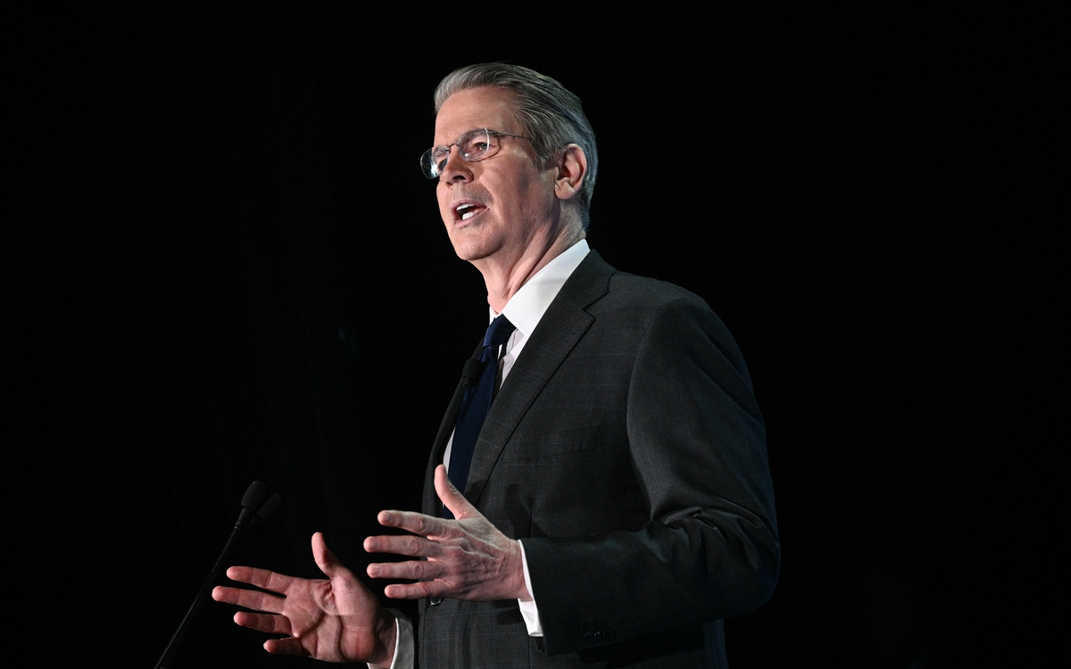 Bộ trưởng Tài chính Mỹ cảnh báo: Trung Quốc càng đáp trả, càng bị thiệt hại