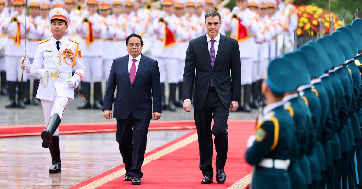 Lễ đón trọng thể Thủ tướng Tây Ban Nha Pedro Sánchez thăm Việt Nam