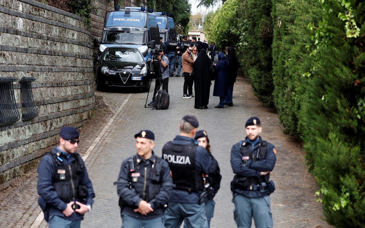 Iran tố Mỹ khủng bố tài chính, đàm phán có thể bị hoãn