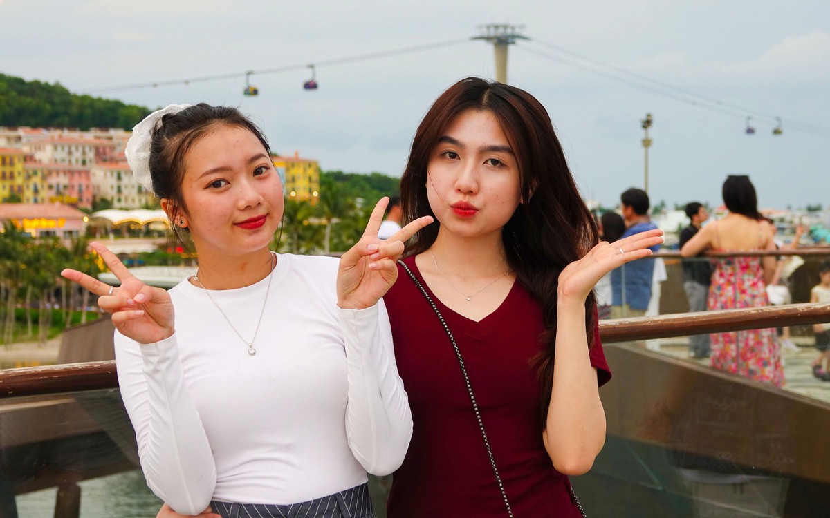 Du khách mê thích coi đua heo, đánh golf và bắt vịt trên biển ở Phú Quốc