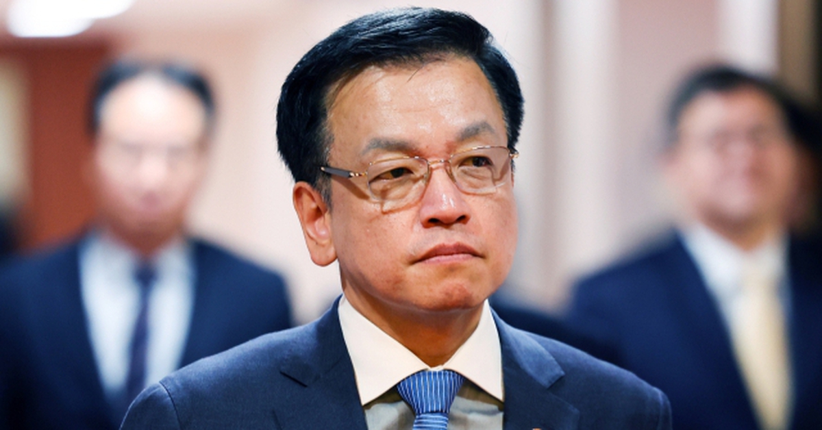 Bộ trưởng Tài chính Hàn Quốc lo lắng khi phải kiêm nhiệm quyền tổng thống giữa lúc khủng hoảng
