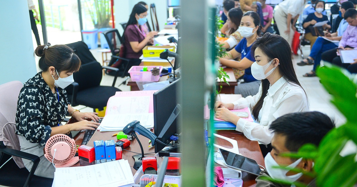 Cán bộ nghỉ hưu trước tuổi khi tinh gọn bộ máy có được nâng lương trước hạn?