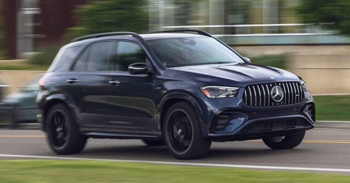 Mercedes-Benz 'hiện thực hóa giấc mơ của người dùng', tăng sản xuất động cơ V8