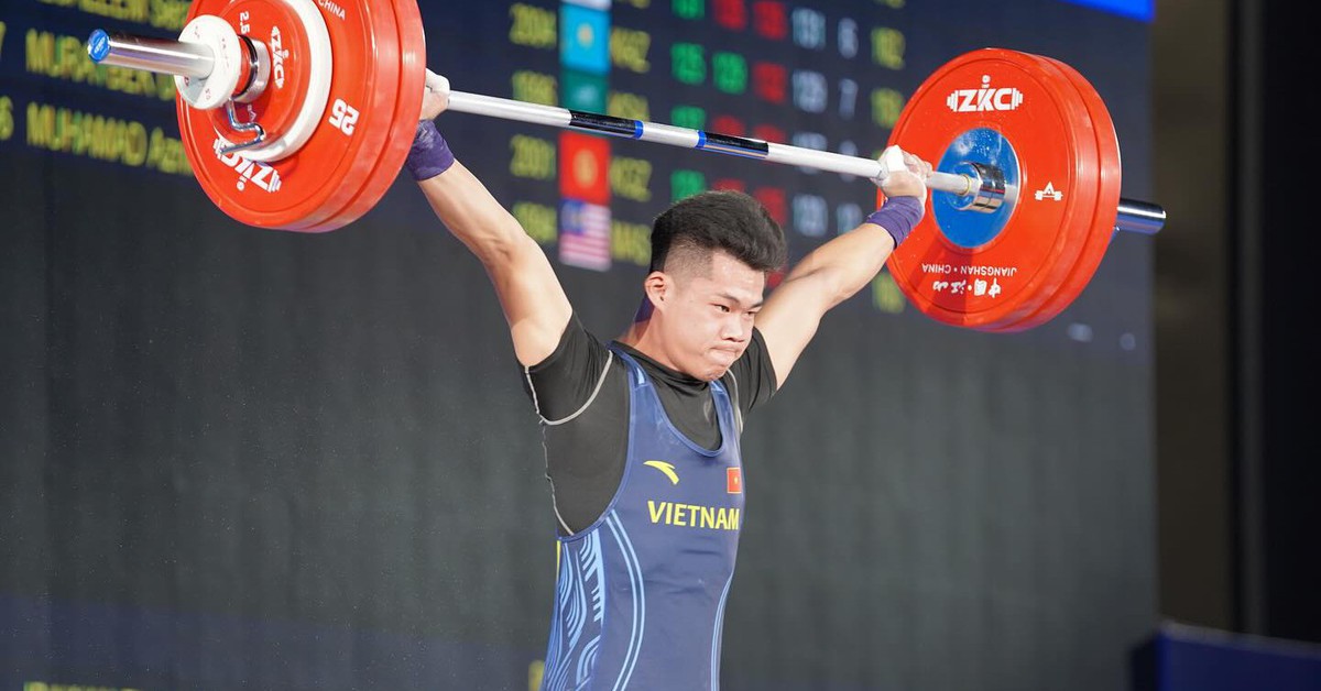 Lực sĩ trẻ Trần Minh Trí vụt sáng ở đấu trường châu Á