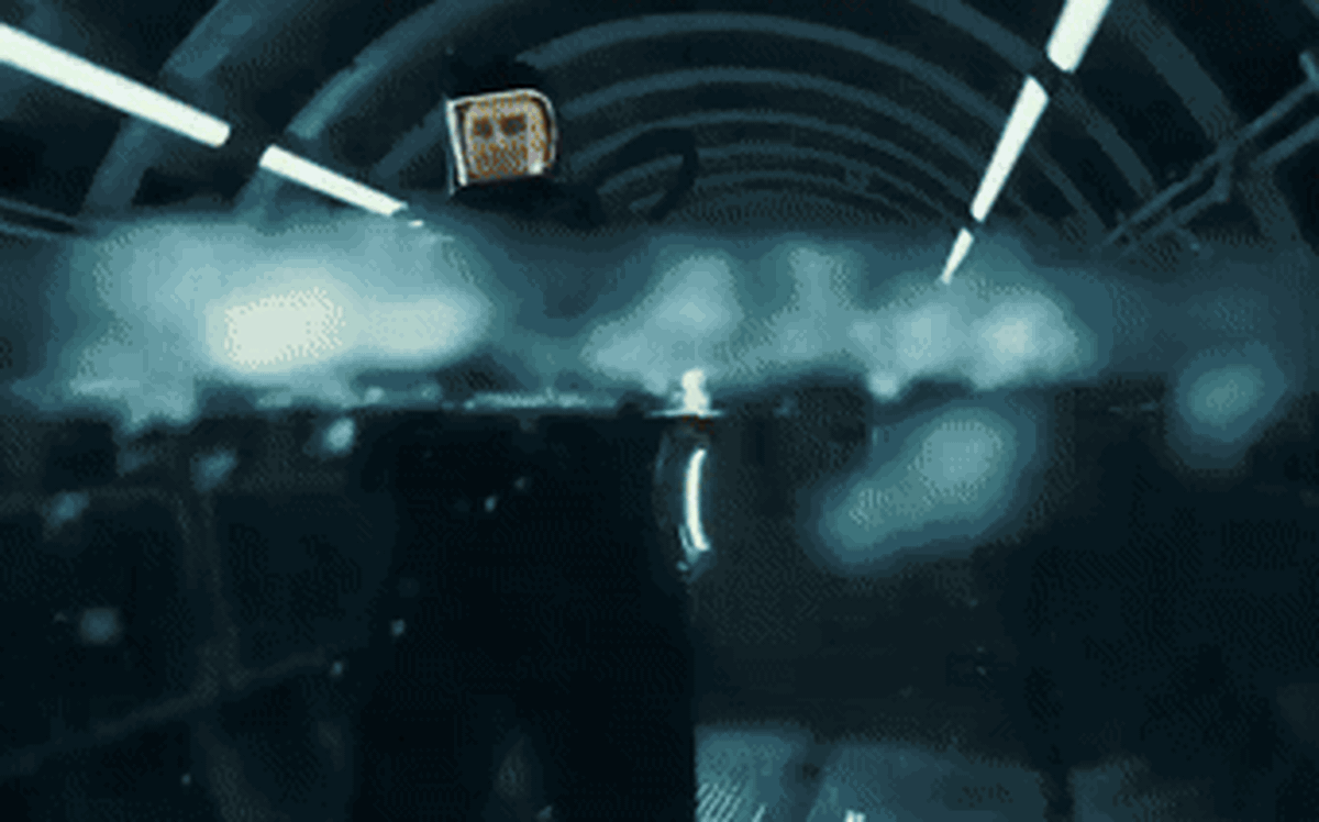 Leo vách núi, phi môtô, bám trực thăng, đu dây... chỉ có thể là Tom Cruise