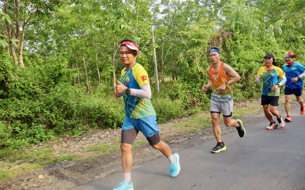 Chạy bộ 200km hưởng ứng chủ trương sáp nhập Đắk Lắk và Phú Yên về chung một nhà