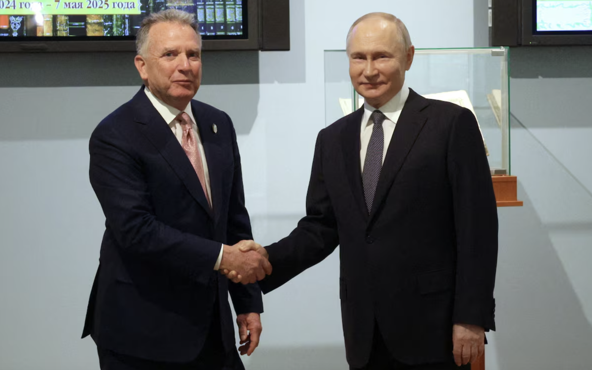 Đặc phái viên Mỹ bị chỉ trích vì dùng phiên dịch viên của Điện Kremlin
