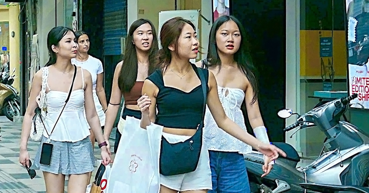 'Tour mua sắm thời trang Việt Nam' hút khách quốc tế