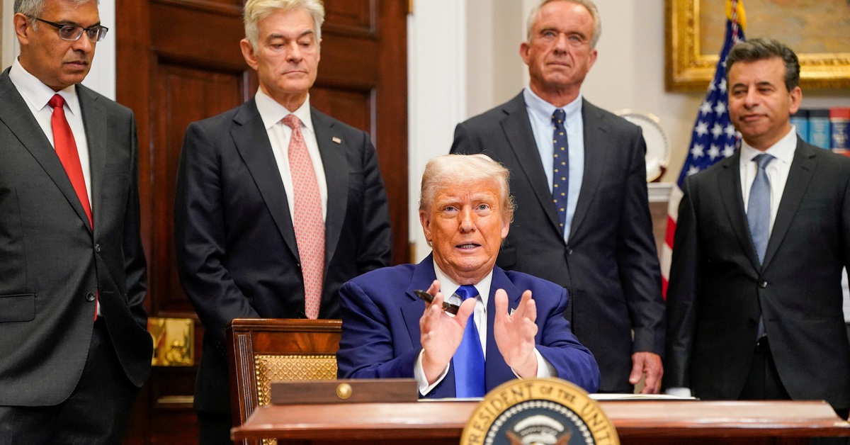 Ông Trump ký sắc lệnh giúp giảm giá thuốc tại Mỹ đến 90%