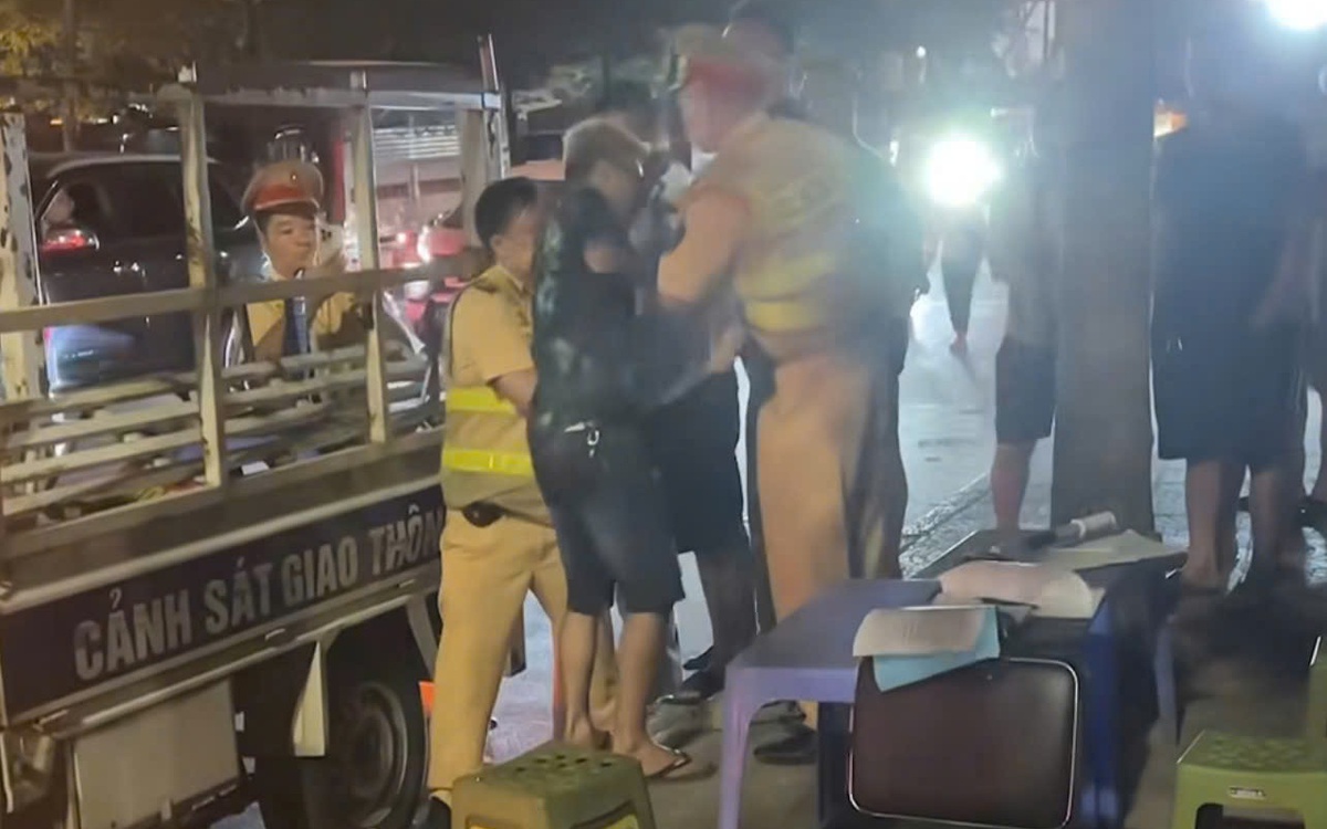 Xin xe vi phạm giao thông cho người quen không được quay ra chửi bới, đe dọa CSGT