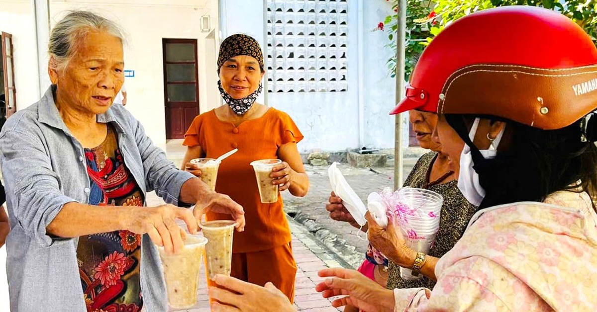 Bát cháo tự tâm lan tỏa lòng nhân ái