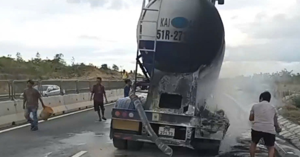Lại cháy xe trên cao tốc Vĩnh Hảo - Phan Thiết, xe cộ di chuyển khó khăn nhiều giờ liền