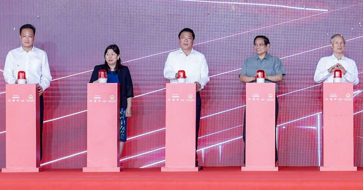 Khởi công dự án cao tốc 20.000 tỉ đồng, Thủ tướng yêu cầu rút ngắn tiến độ thực hiện