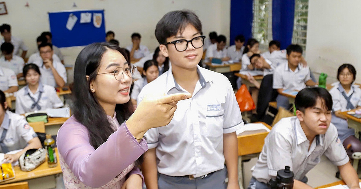 Học sinh hút thuốc lá điện tử, bạo lực học đường: Viết bản kiểm điểm có đủ sức răn đe?