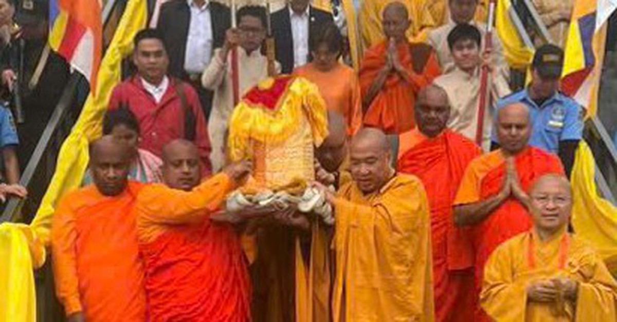 Cung rước xá lợi Phật rời núi Bà Đen, bắt đầu hành trình đến chùa Quán Sứ