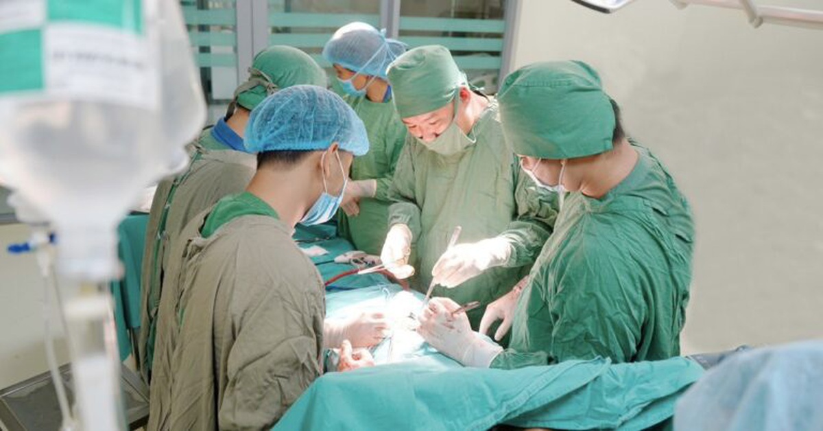 Phát hiện mắc ung thư từ mảng đen ở bàn chân