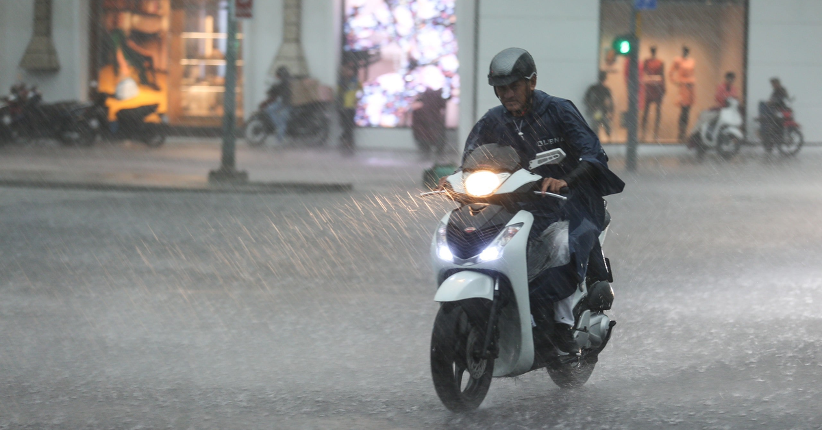 Thời tiết hôm nay 14-5: Cả nước có mưa, Bắc Bộ và Nam Bộ mưa to chiều tối