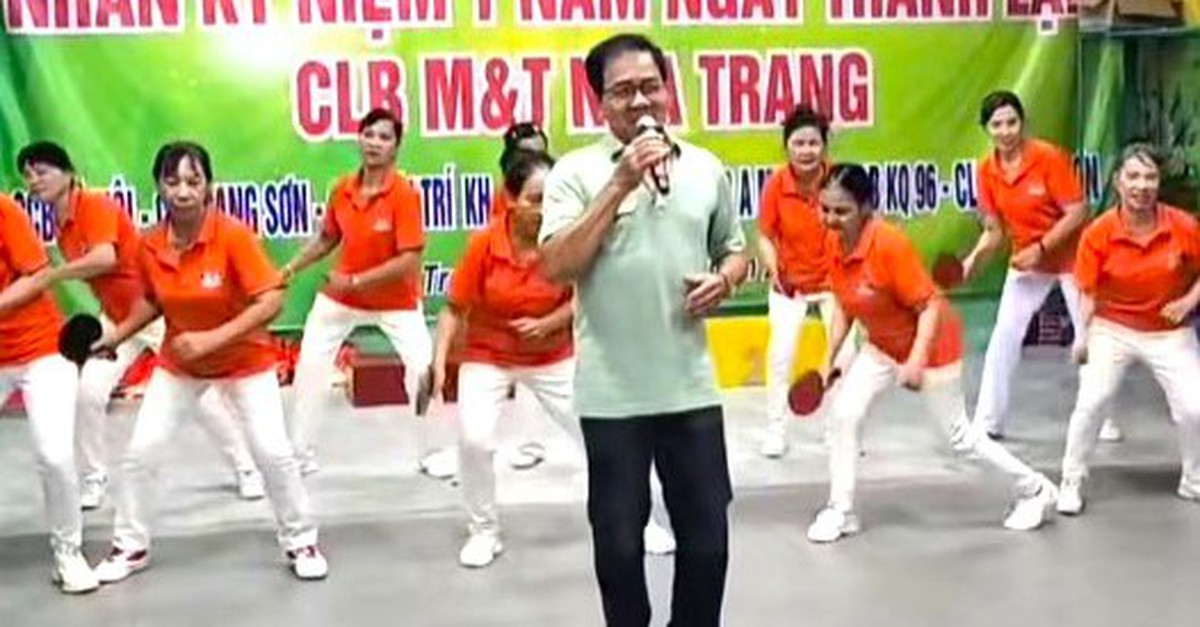 Bất ngờ với 'ca sĩ' thể hiện bài hát cổ động Tôi yêu bóng bàn