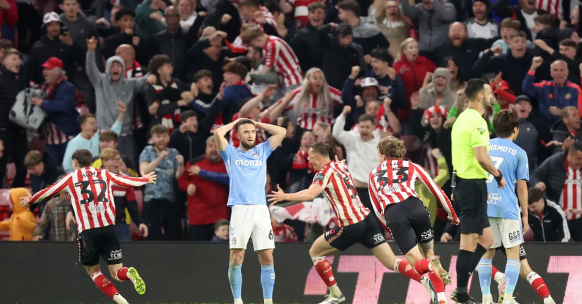 Bàn thắng phút cuối đưa Sunderland vào trận chiến triệu đô tại Wembley