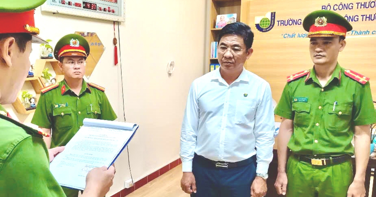 Bắt tạm giam hiệu trưởng Trường cao đẳng Công thương miền Trung