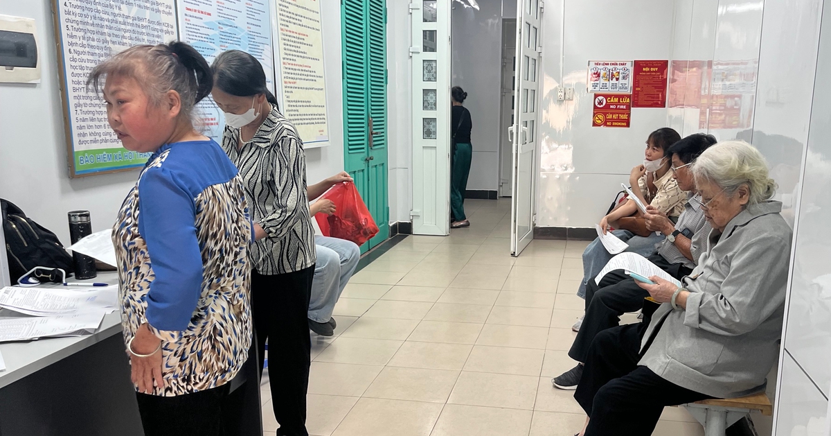 Phát thuốc 2 tháng/lần để giảm tải bệnh viện và giảm thời gian chờ khám bảo hiểm