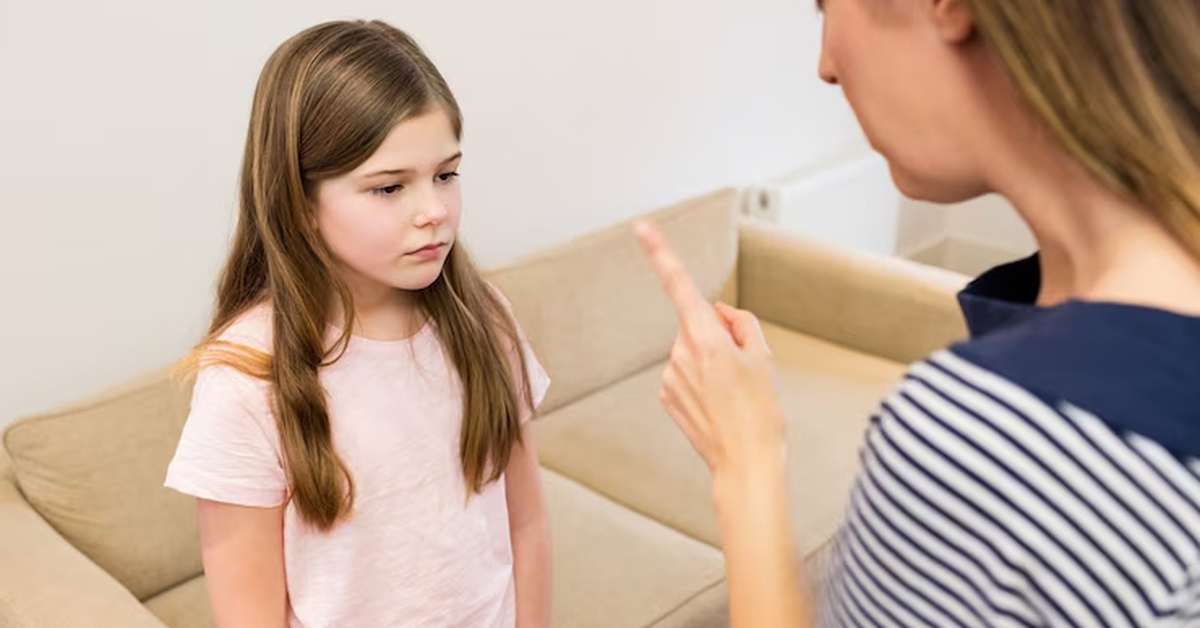 Lời chửi mắng của cha mẹ ám ảnh tâm lý con suốt đời