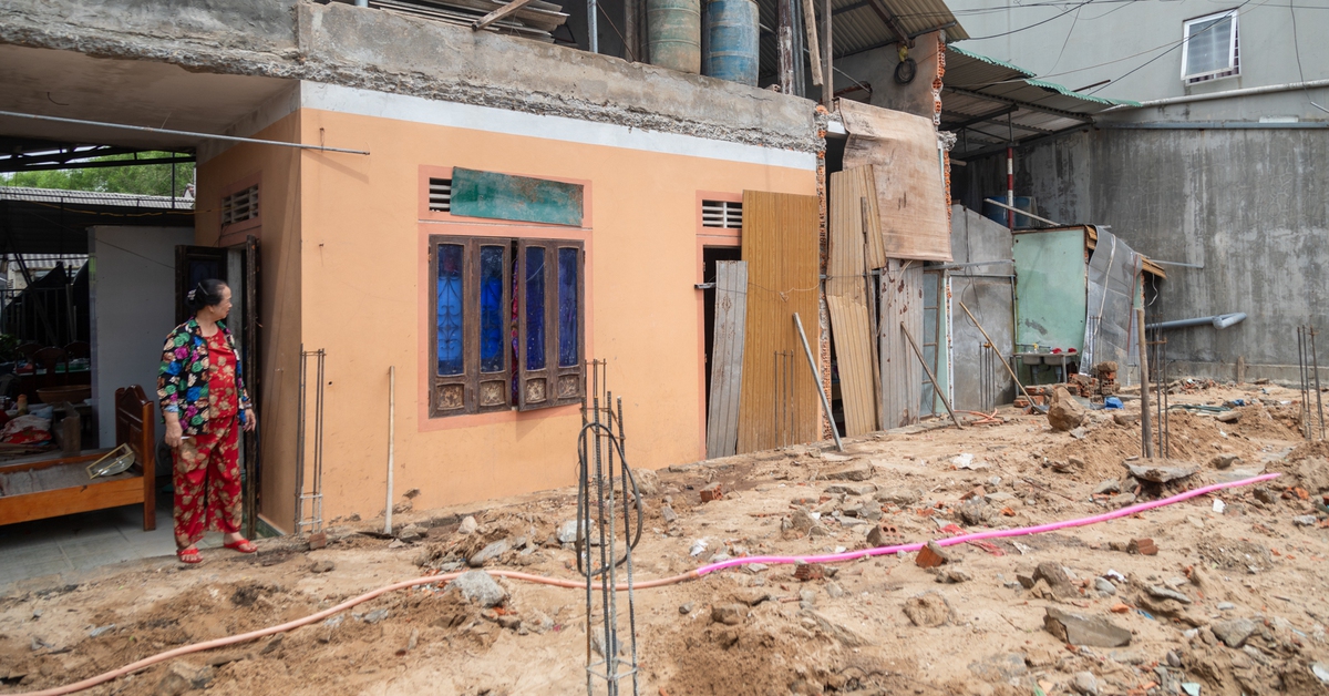 Sống trong vùng dự án cảng nước sâu, dân cắn răng xây nhà trái phép vì chưa biết ngày di dời