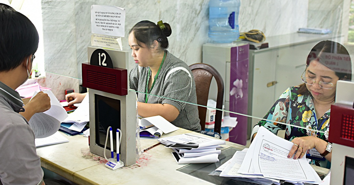 Mong 'lấp đầy' thông tin trên VNeID để giảm sao y, công chứng