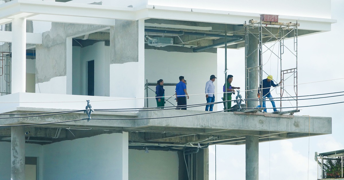 Công nhân thiệt mạng do xe rùa công trình rơi trúng