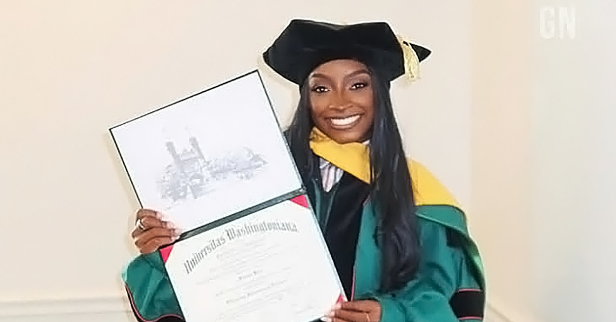 Simone Biles: Từ huy chương Olympic đến bằng tiến sĩ danh dự