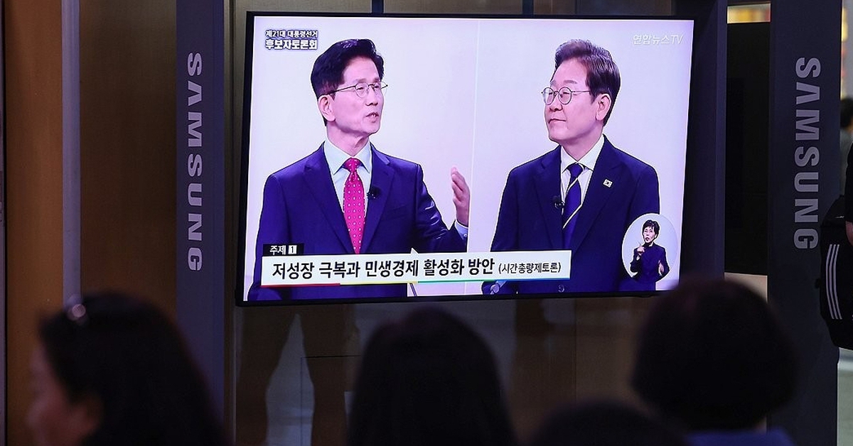 Ứng viên tổng thống Hàn Quốc tranh luận gay cấn: Seoul không nên 'đặt cược hết' vào Mỹ