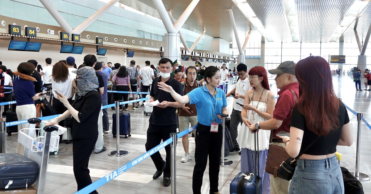 Nhà ga T3 Tân Sơn Nhất: Khách đi nhầm như 'cơm bữa', lòng vòng tìm chỗ gửi ô tô, xe máy