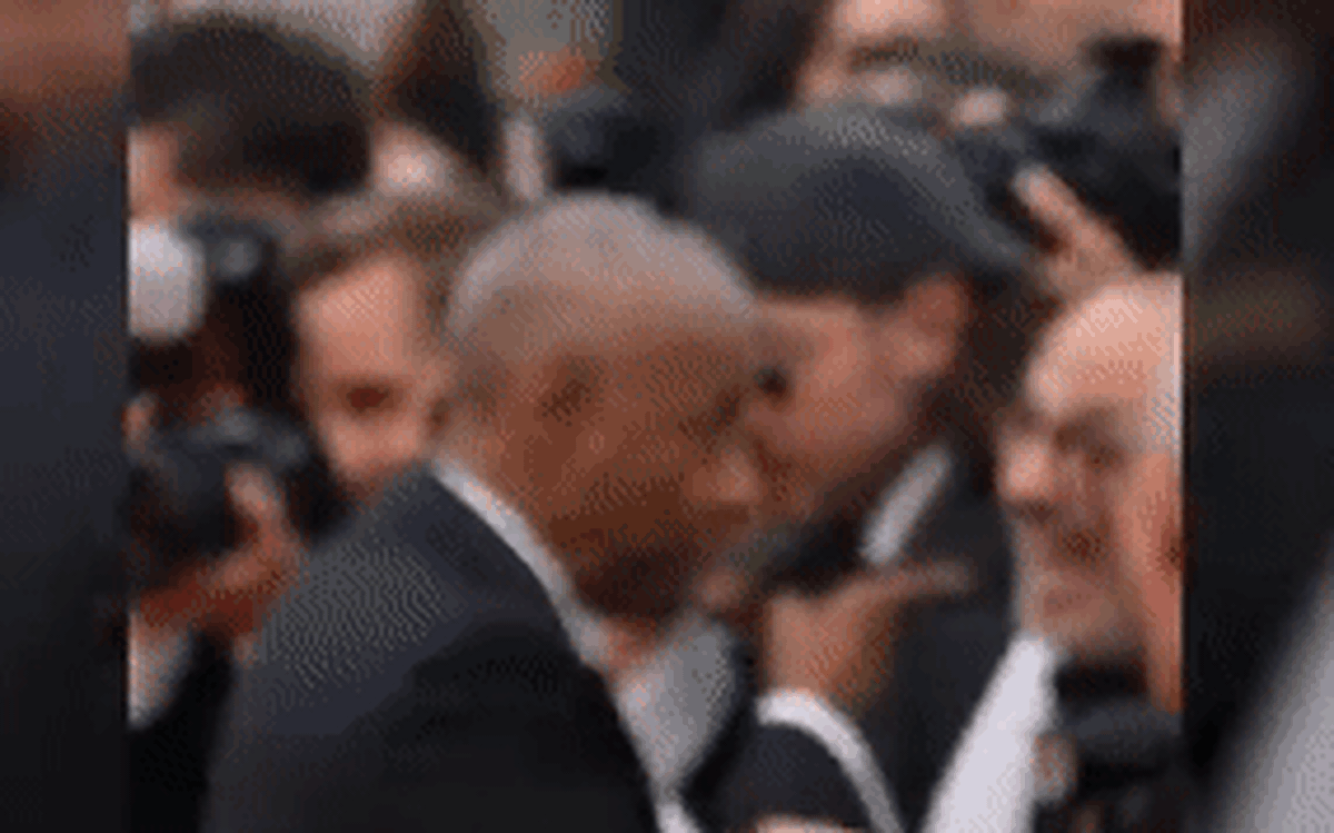 Denzel Washington nổi điên trên thảm đỏ nhưng bất ngờ được Cannes 'vỗ về' bằng giải Cành cọ vàng