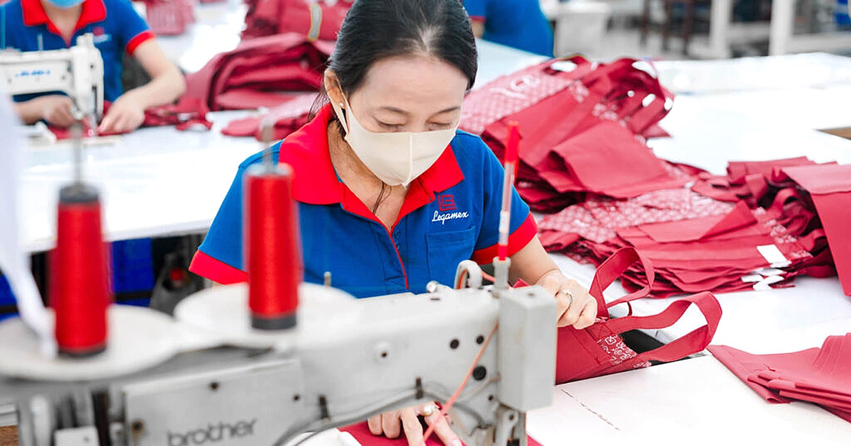 Một doanh nghiệp dệt may gần 40 năm tuổi ngừng gia công, chìm trong khó khăn