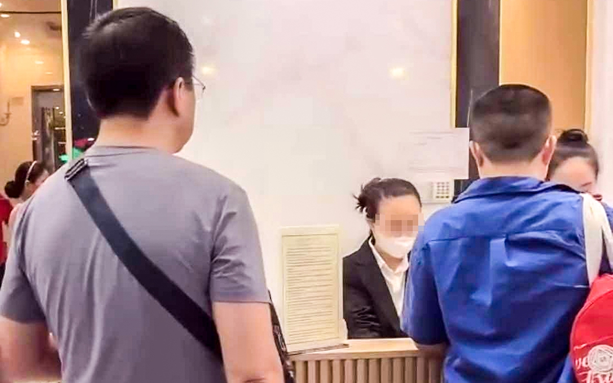 Nhận tiền đặt phòng xong bẻ kèo phút 89, cần phạt nặng