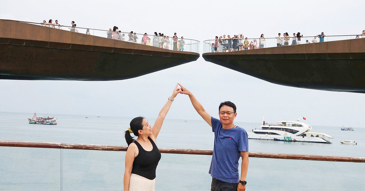 Nghỉ lễ 30-4 và 1-5, du lịch biển đảo đại thắng