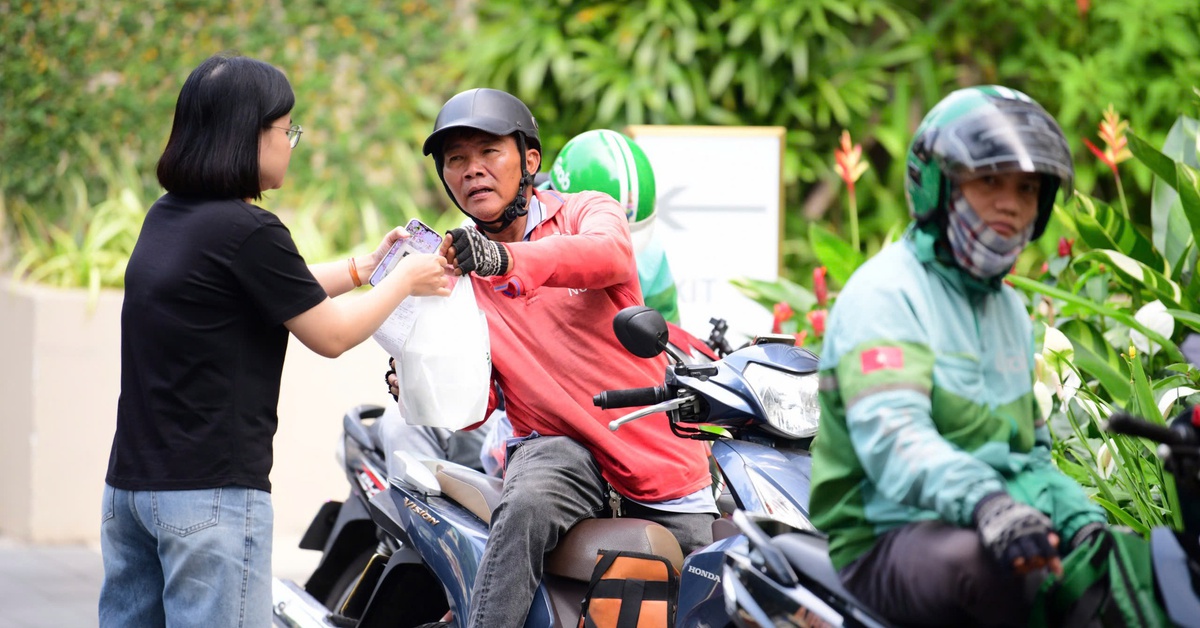 Người Việt dùng app đặt xe, gọi đồ ăn và thanh toán trung bình 5 lần/tuần
