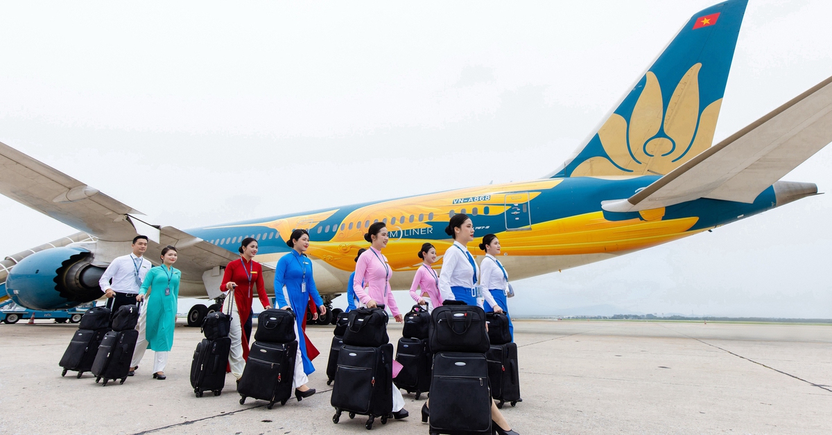 ‘Hành trình ký ức’ tái hiện lịch sử đồng phục tiếp viên Vietnam Airlines