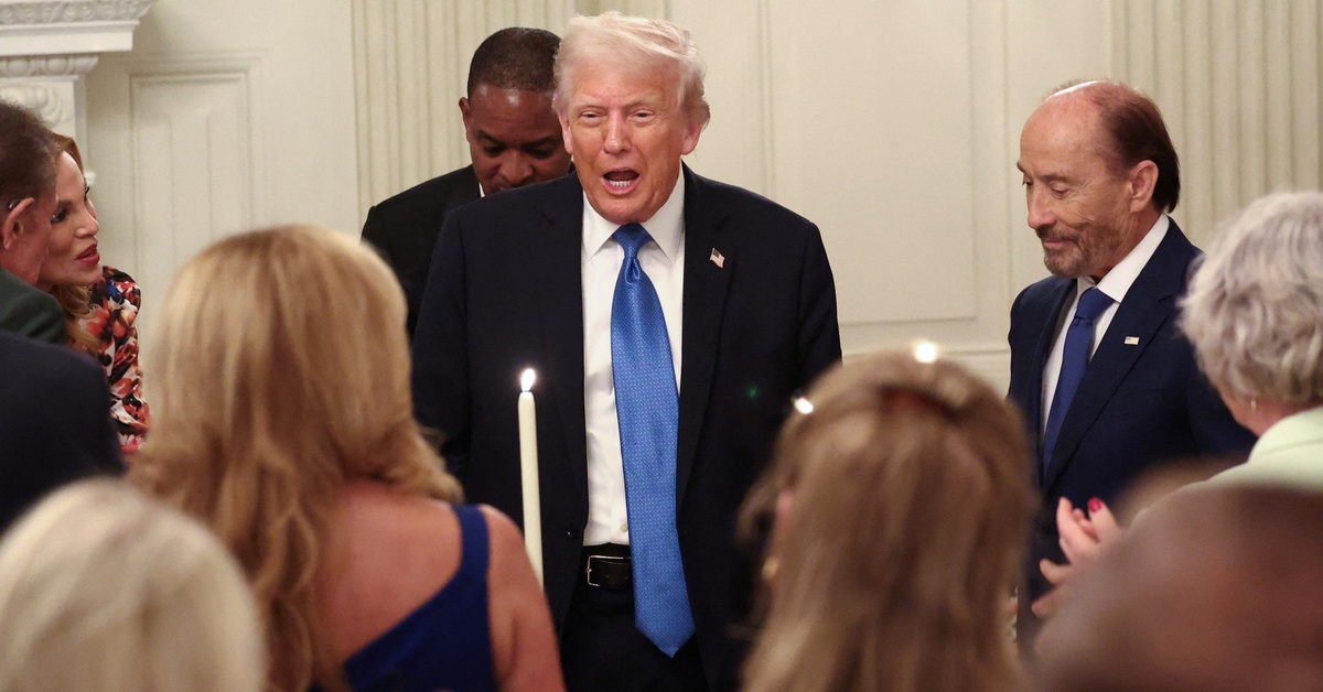 Ông Trump khen ông Putin là 'quý ông dễ mến', yêu cầu gặp trực tiếp