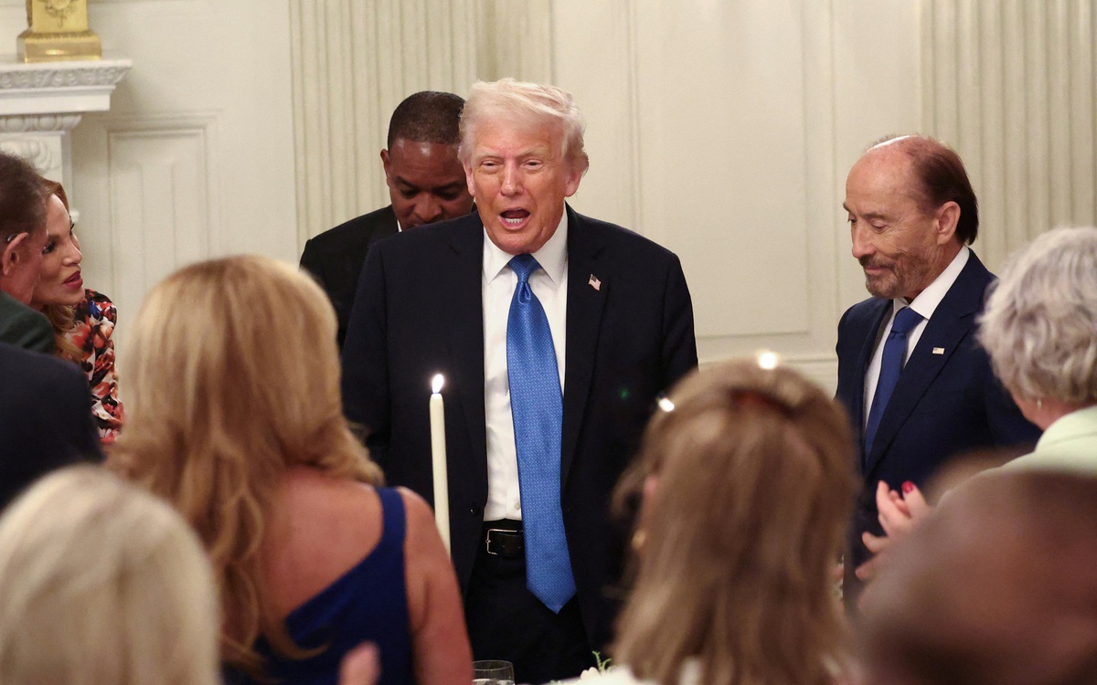 Ông Trump khen ông Putin là 'quý ông dễ mến', yêu cầu gặp trực tiếp