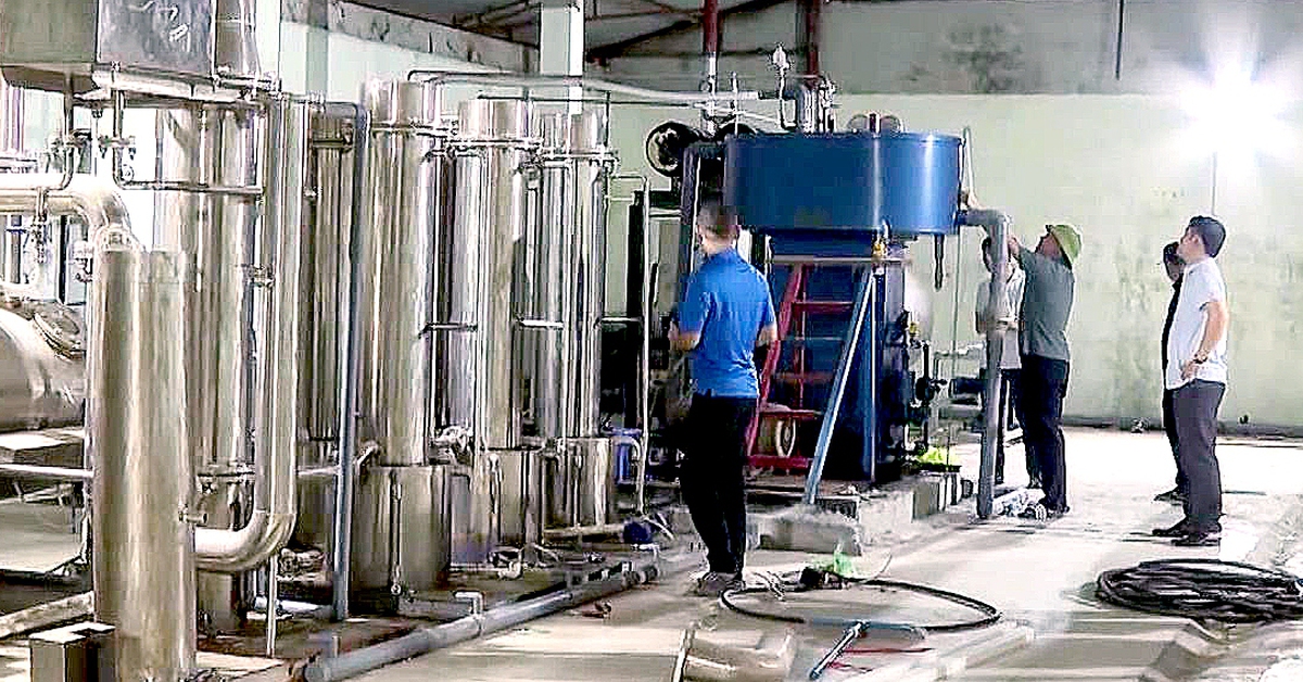 Thủ đoạn tinh vi của nhóm sản xuất, mua bán hàng chục tấn ‘khí cười’ vừa bị công an triệt phá