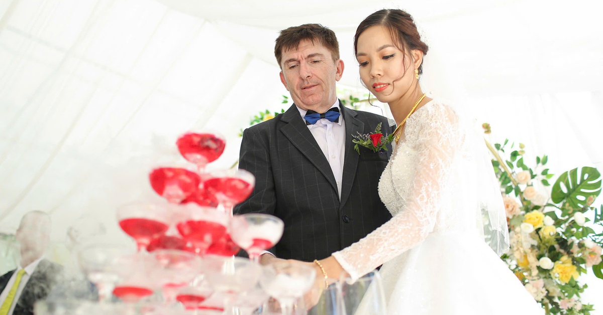 Rể Tây kể chuyện cưới vợ Việt, nghe đến đâu 'thương' đến đó