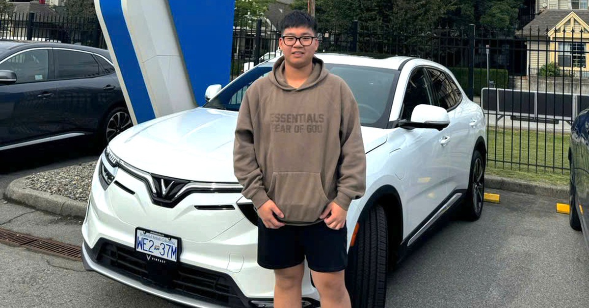 Chủ xe VinFast VF 8 ở Canada: 'Người nước ngoài rất trầm trồ, kinh ngạc Việt Nam làm được ô tô'