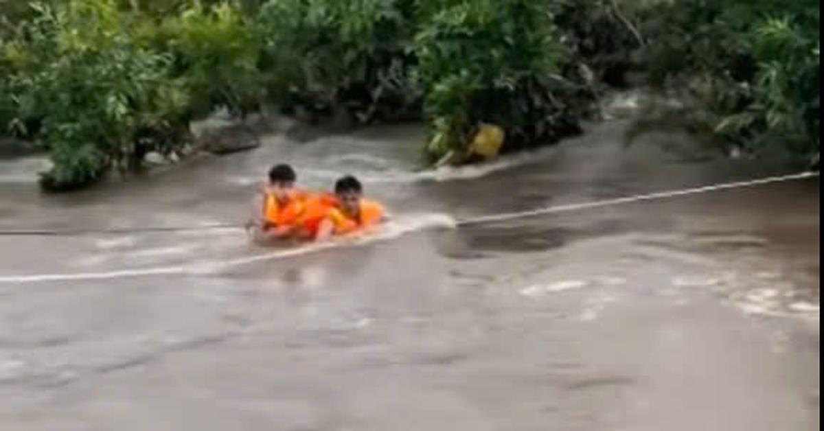 7 học sinh đi tắm suối bị lũ cuốn ở Quảng Ninh: Cứu được 3 em, 1 em đã chết