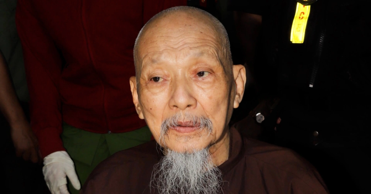 Tuyên phạt ông Lê Tùng Vân mức án 3 năm tù về tội loạn luân Tuyên phạt ông Lê Tùng Vân mức án 3 năm tù về tội loạn luân