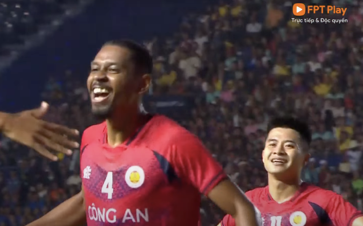Buriram United - Công An Hà Nội (hiệp 1) 0-1: Quang Hải kiến tạo, Quang Vinh mở tỉ số