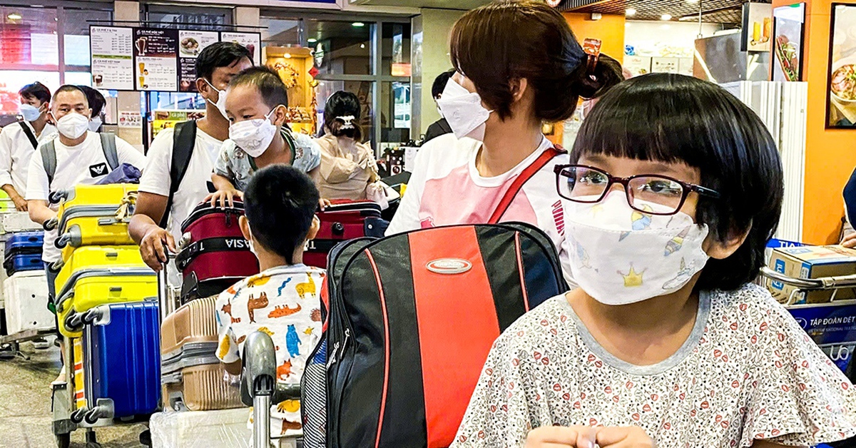 Sốt, Ho, Nghẹt Mũi: Dấu Hiệu COVID-19 Quay Trở Lại? Bí Quyết Bảo Vệ Sức Khỏe Bản Thân và Gia Đình