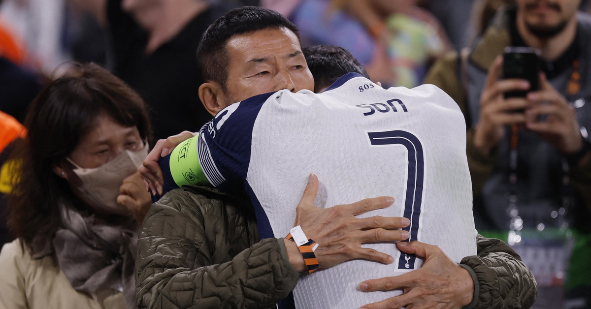 Cha Son Heung Min nhận án phạt trong ngày vui của con