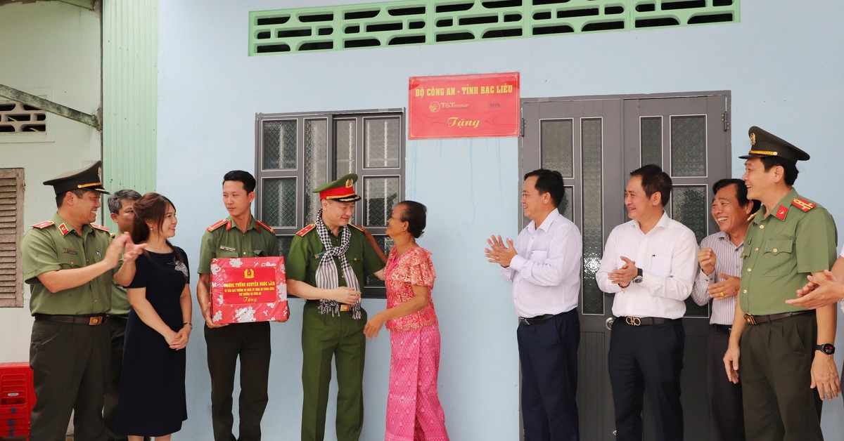Bộ Công an bàn giao 700 căn nhà cho hộ dân khó khăn ở Bạc Liêu