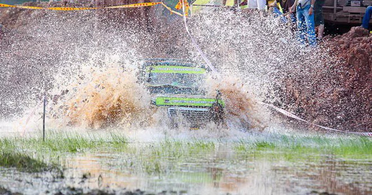 Tổ chức giải đua xe địa hình tại hồ chứa nước ở Nha Trang